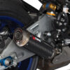 detalle exosto scorpion rp1 gp fibra de carbono yamaha r1 slip on acabado premium
