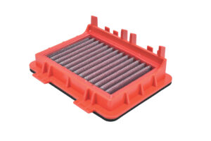 Filtro de aire de competición BMC Race compatible con KTM Duke 200, Duke 250, Duke 390, RC 200, RC 390, Adventure 250, Adventure 390 y Husqvarna Svartpilen 200 y 401. Diseñado para ofrecer mayor caudal de aire y rendimiento optimizado.